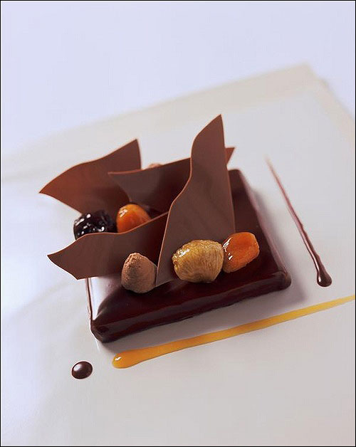Pièce unique : 45 desserts à l'assiette, chics et faciles