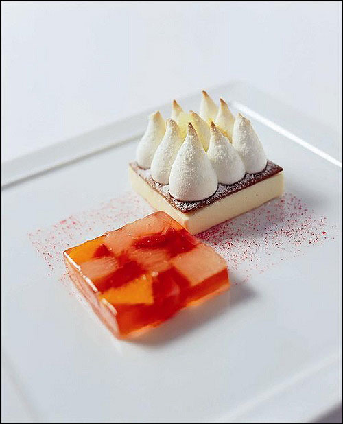 Pièce unique : 45 desserts à l'assiette, chics et faciles