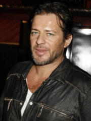 Portrait de Costas Mandylor