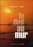 Le dos au mur