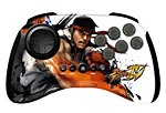 Manette fightpad sans fil Street Fighter 4 Ryu pour PS3 Madcatz&nbsp;-&nbsp;Croix directionnelle 8 voies, switch 3 positions permet à la manette de fonctionner comme un stick analogique gauche,droit ou comme un pavé directionnel, fonction turbo, grip en gomme, transmission sans latence 2,4 GHz